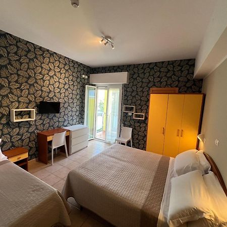 Lotus Hotel All Inclusive & Spiaggia Ρίμινι Εξωτερικό φωτογραφία
