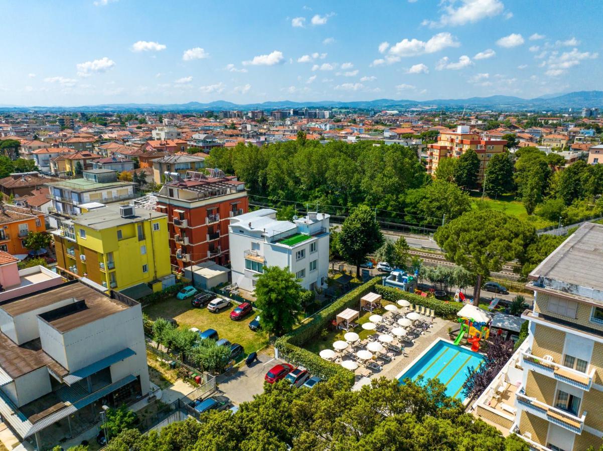 Lotus Hotel All Inclusive & Spiaggia Ρίμινι Εξωτερικό φωτογραφία