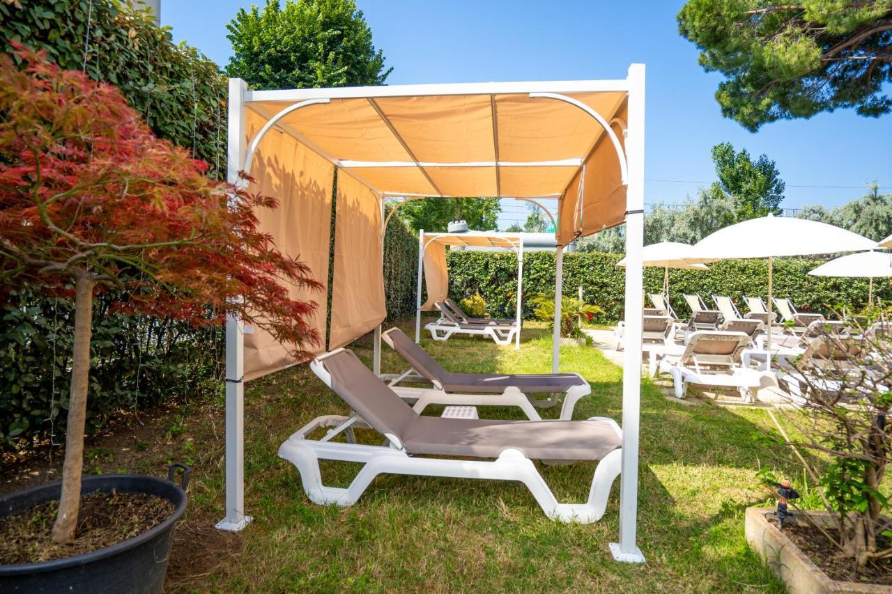 Lotus Hotel All Inclusive & Spiaggia Ρίμινι Εξωτερικό φωτογραφία