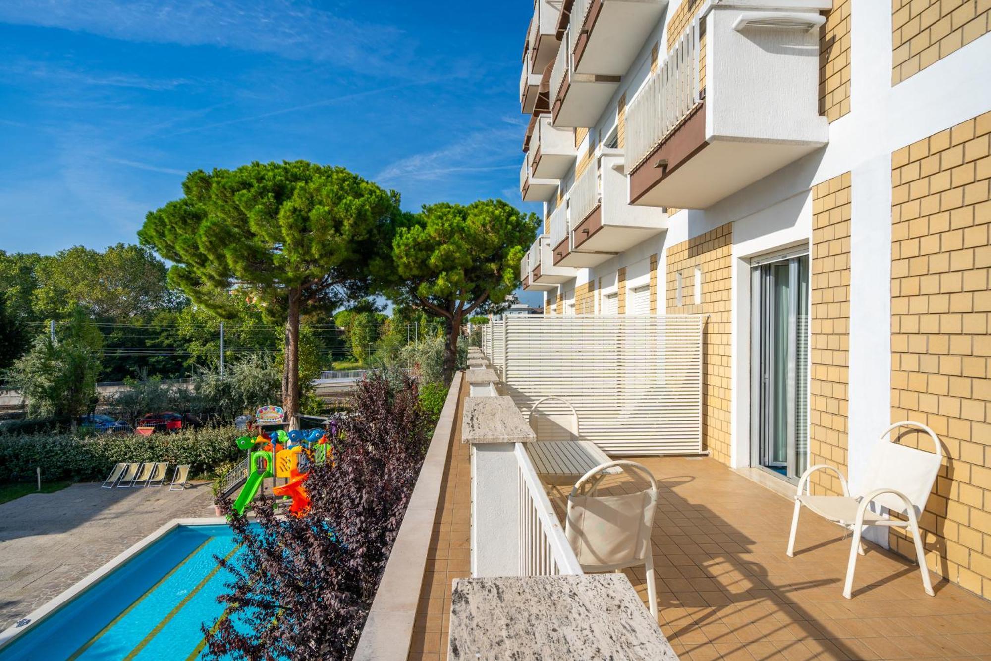 Lotus Hotel All Inclusive & Spiaggia Ρίμινι Εξωτερικό φωτογραφία