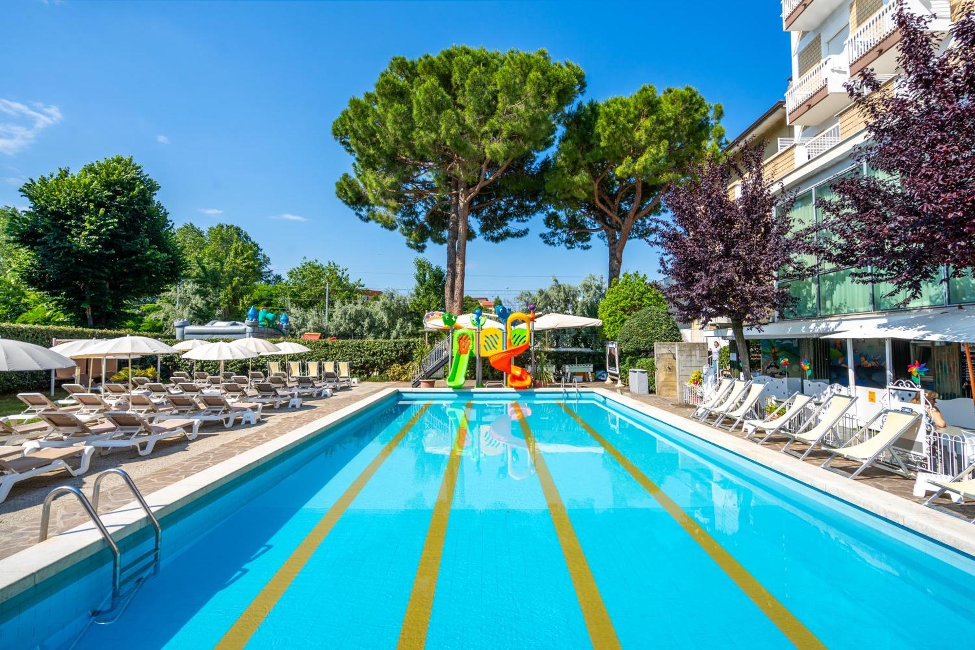 Lotus Hotel All Inclusive & Spiaggia Ρίμινι Εξωτερικό φωτογραφία