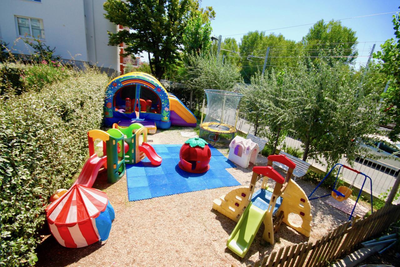 Lotus Hotel All Inclusive & Spiaggia Ρίμινι Εξωτερικό φωτογραφία